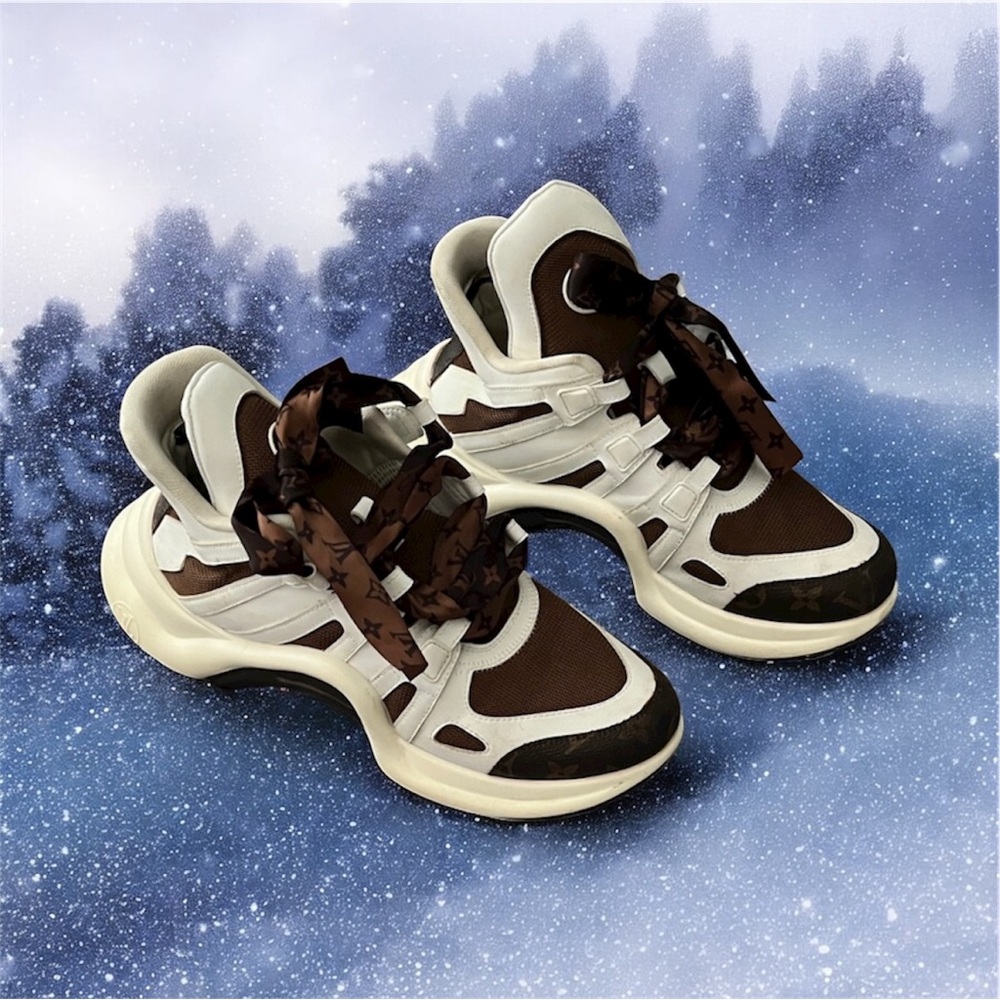 LVuitton Logo Ladies Hi Top Sneakers Size 11 Logo on Laces & Leather  see photos